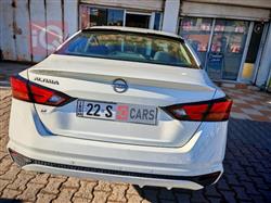 نيسان ألتيما